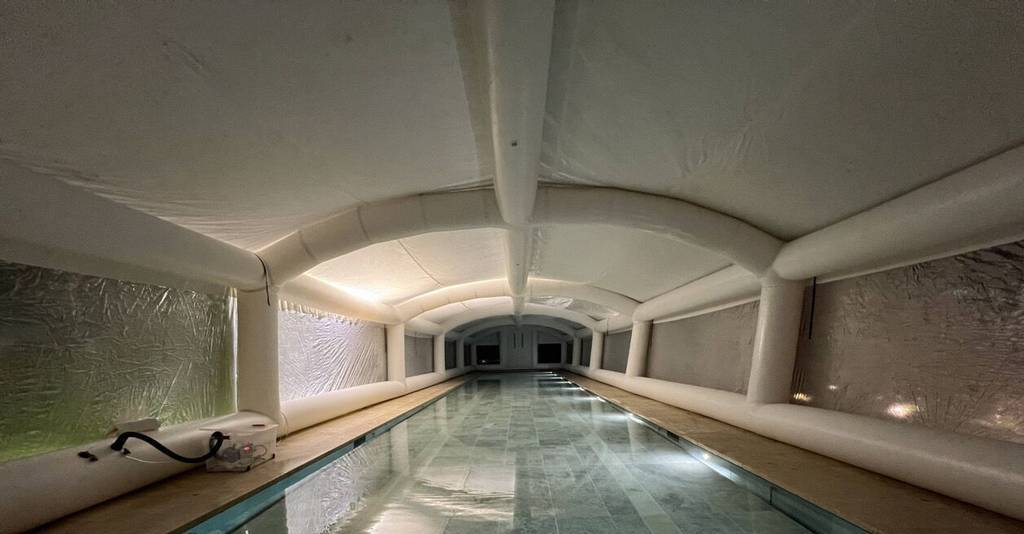 Low maintenance pool enclosure