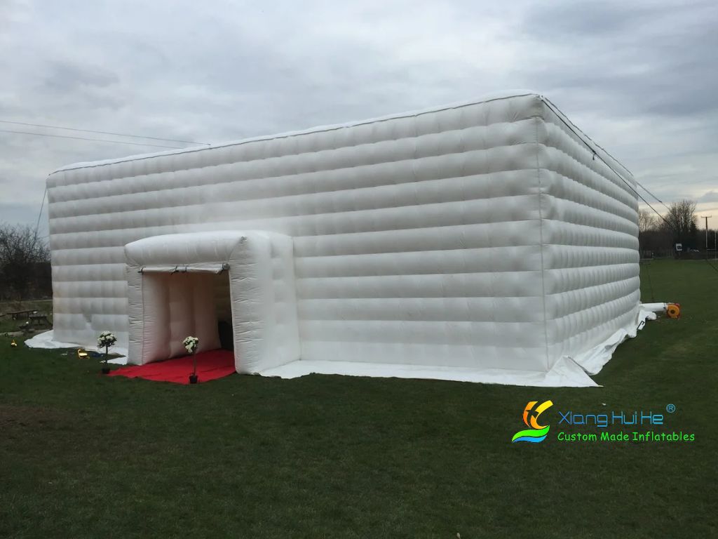 Inflatable Cubes