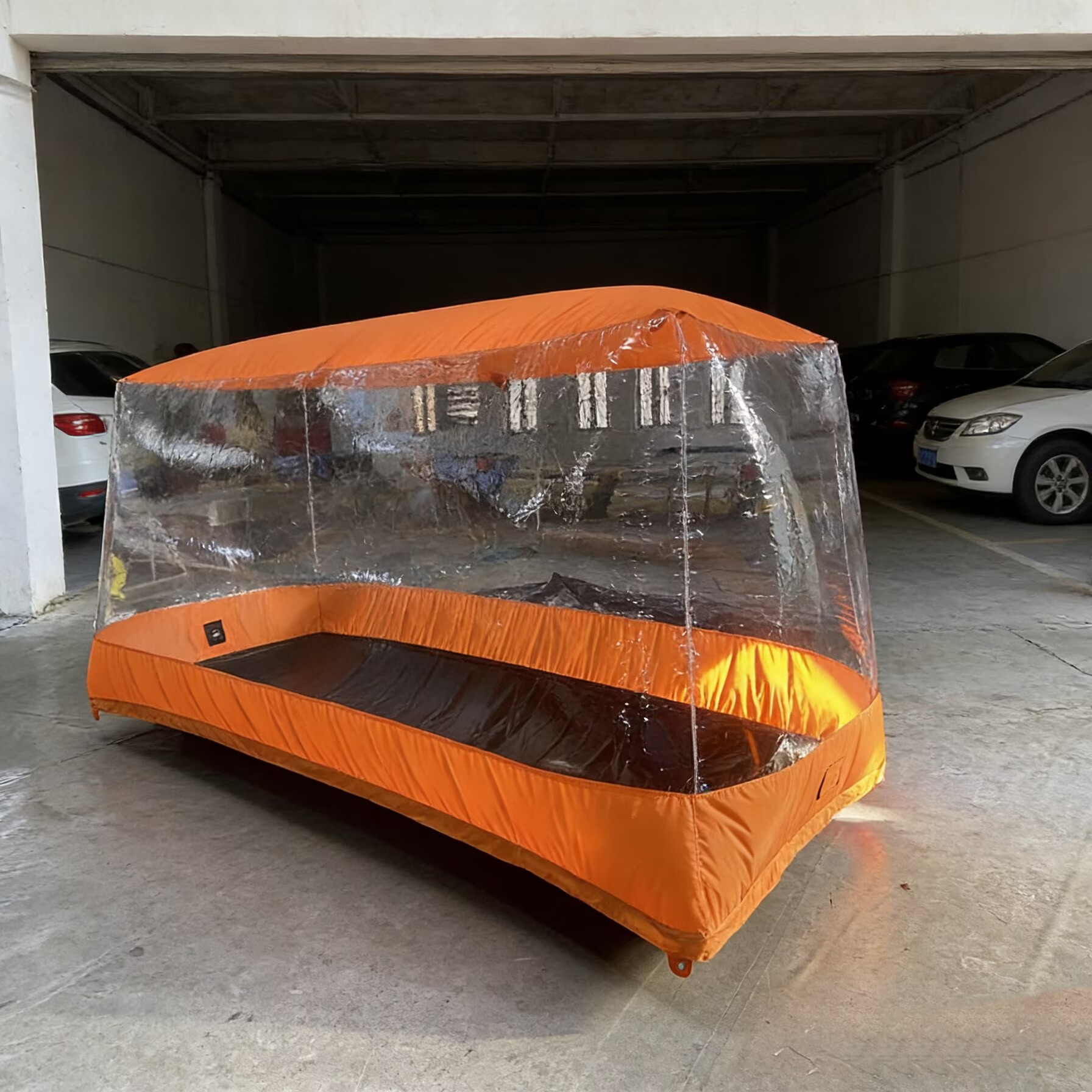 inflatable car capsule
