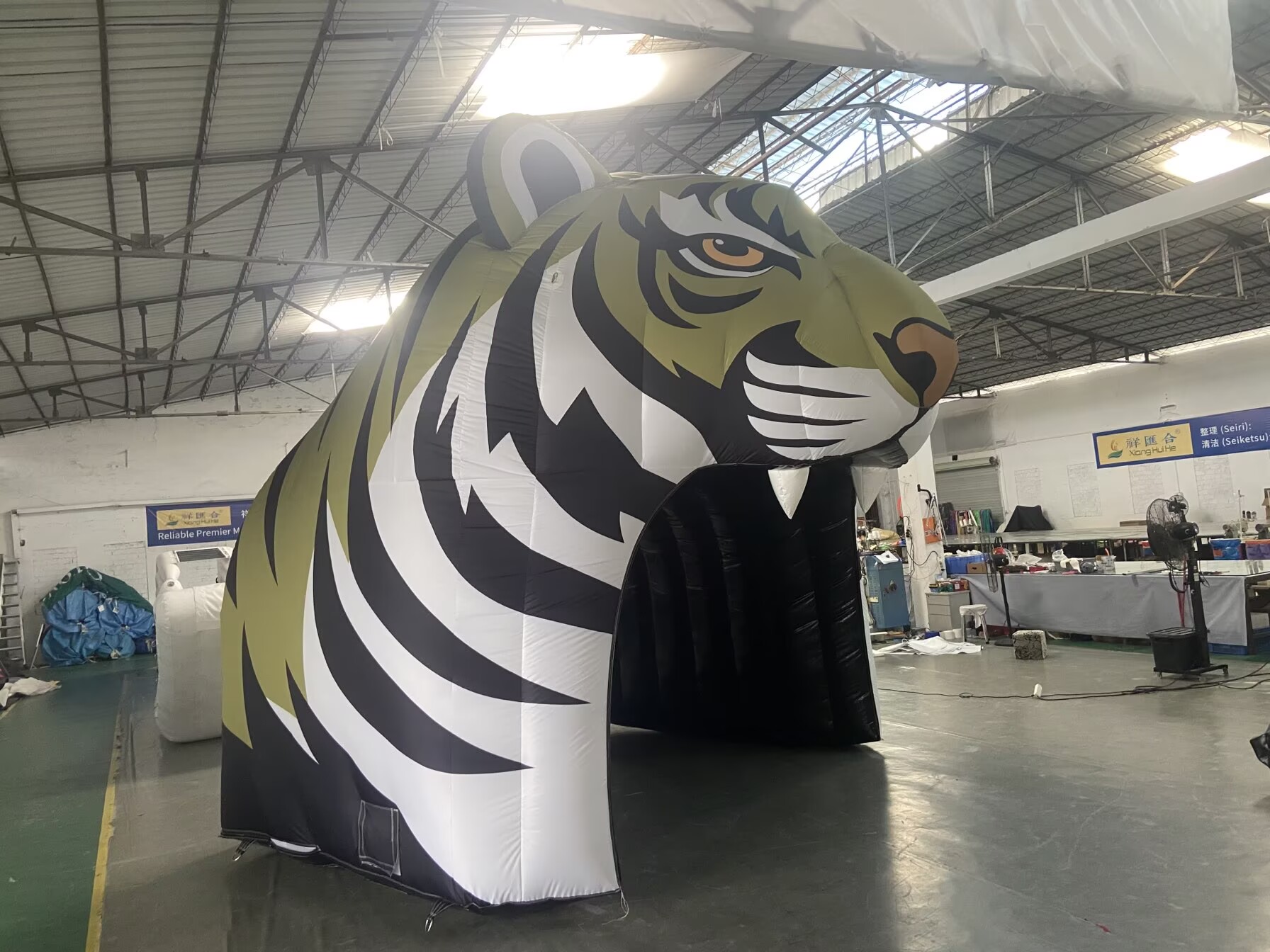 Cincinnati Bengals &ldquo;Who Dey&rdquo; Inflatable Entry Tunnel