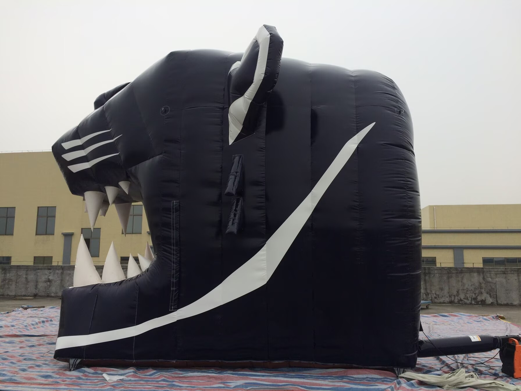 inflatable tiger entrance