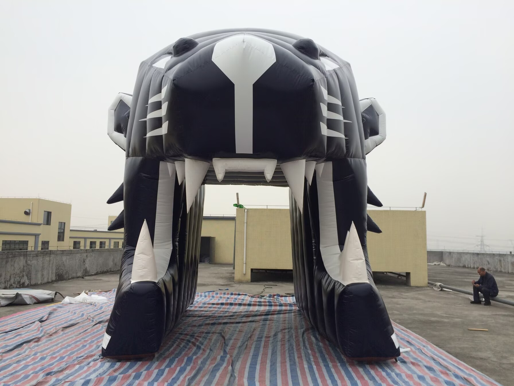 animal inflatable tunnel