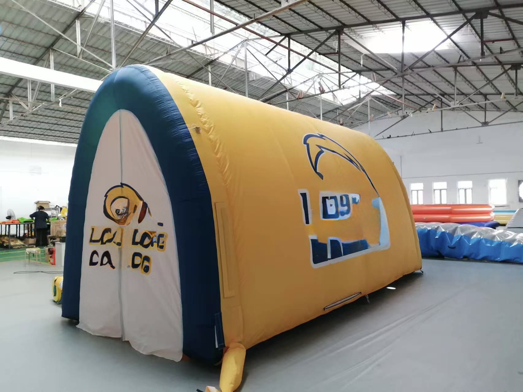 Curved Color-Block Inflatable Tunnel Tent