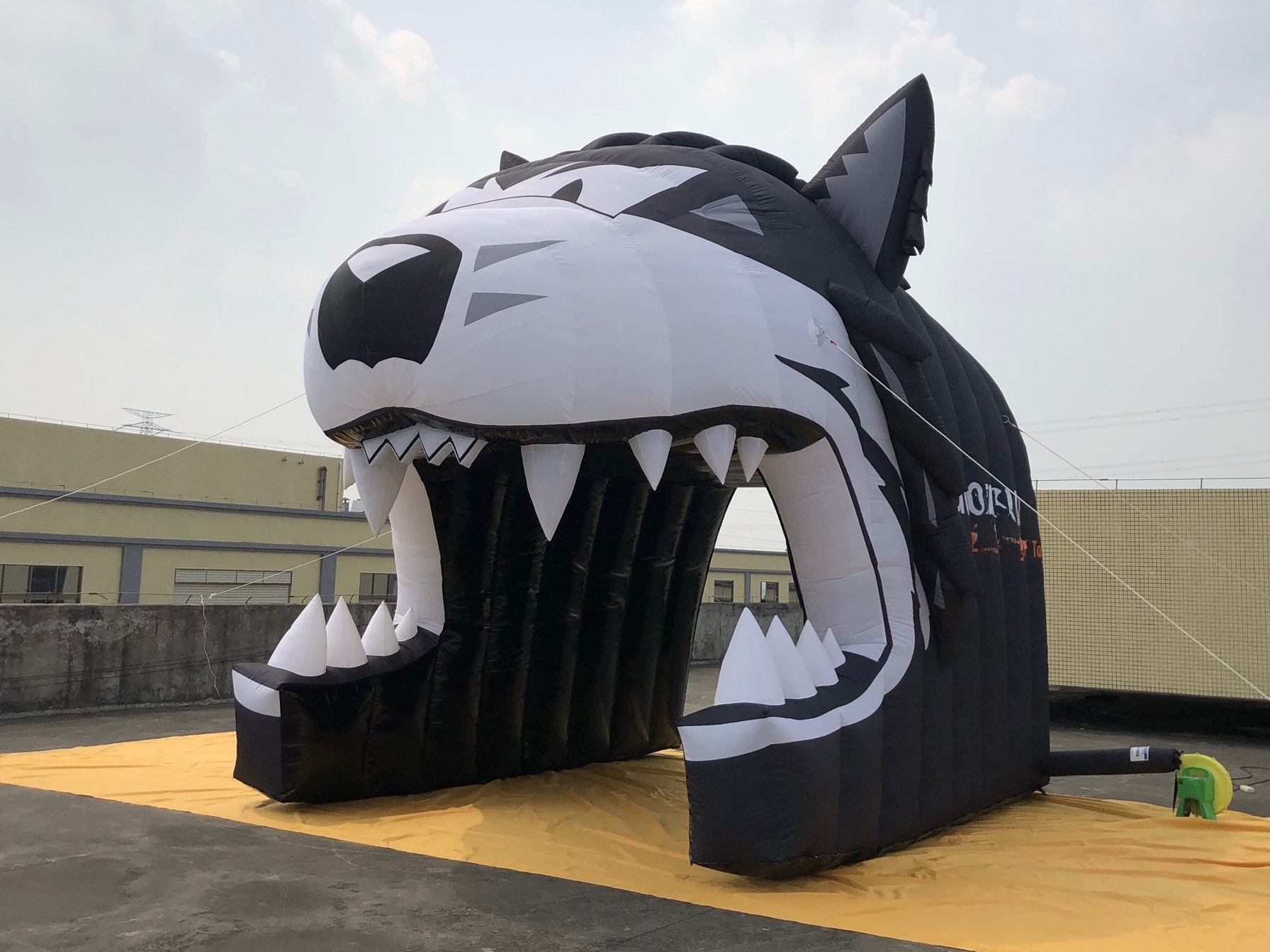 K.C. Wolf Inflatable Entry Tunnel