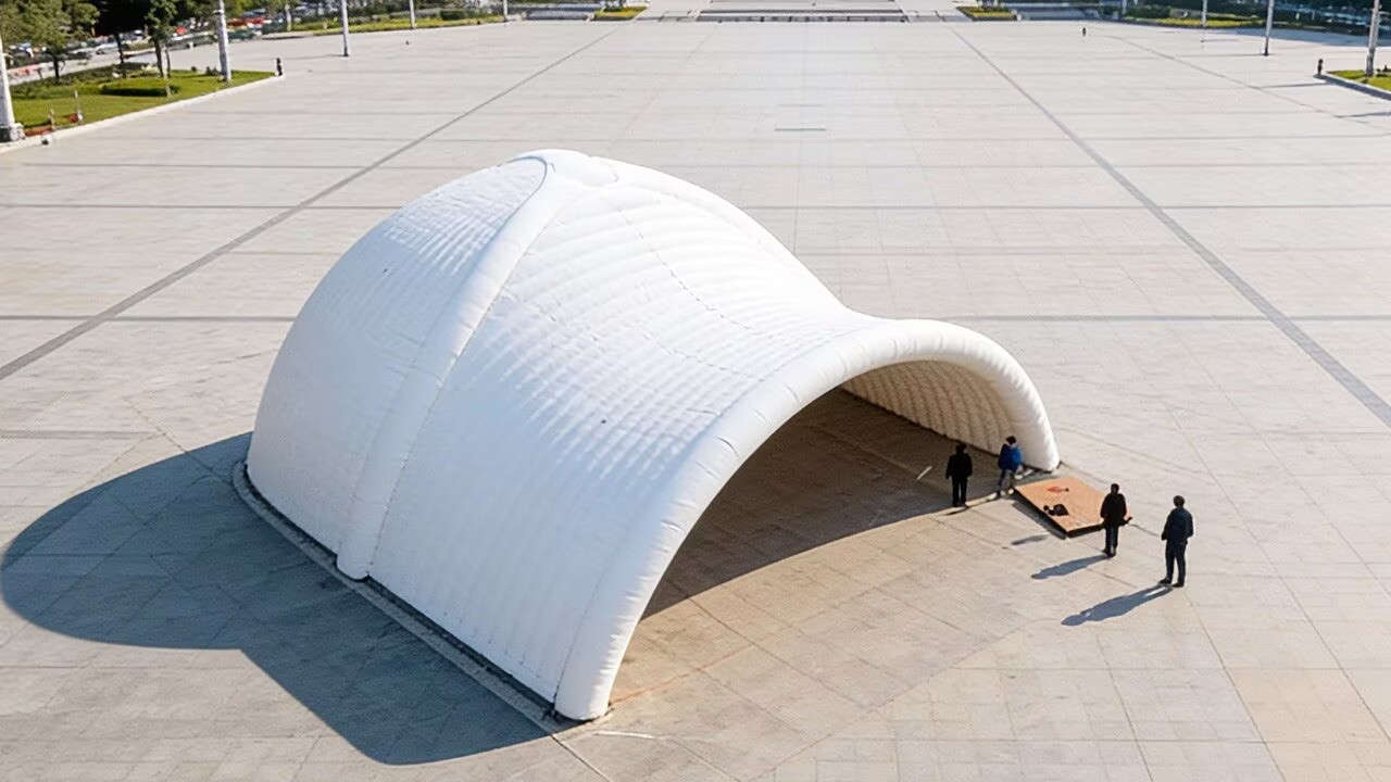 Inflatable aircraft hangars