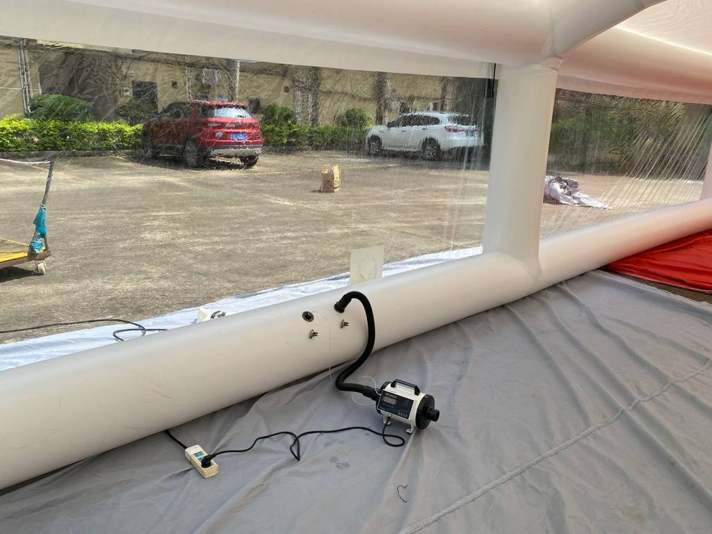 Installation of airtight inflatable pool cover